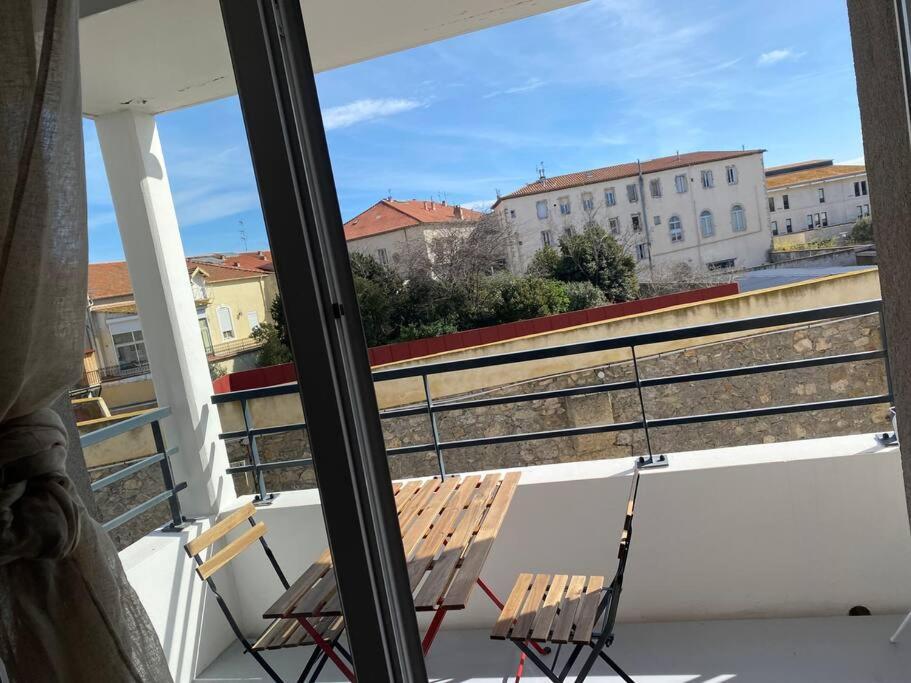 Апартаменты Cosy T3 Gare Terrasse + Parking Сет Экстерьер фото